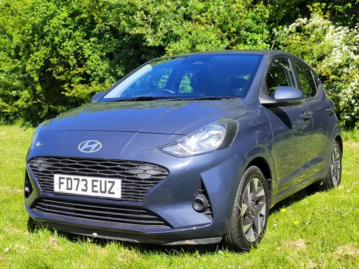 Usado Hyundai i10 Advanced 66 HP (48 kW) 2024 Cinzento Citadino