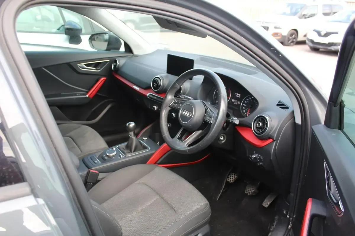 Used Audi Q2 Sport 116 HP (85 kW) 2018 Grey SUV