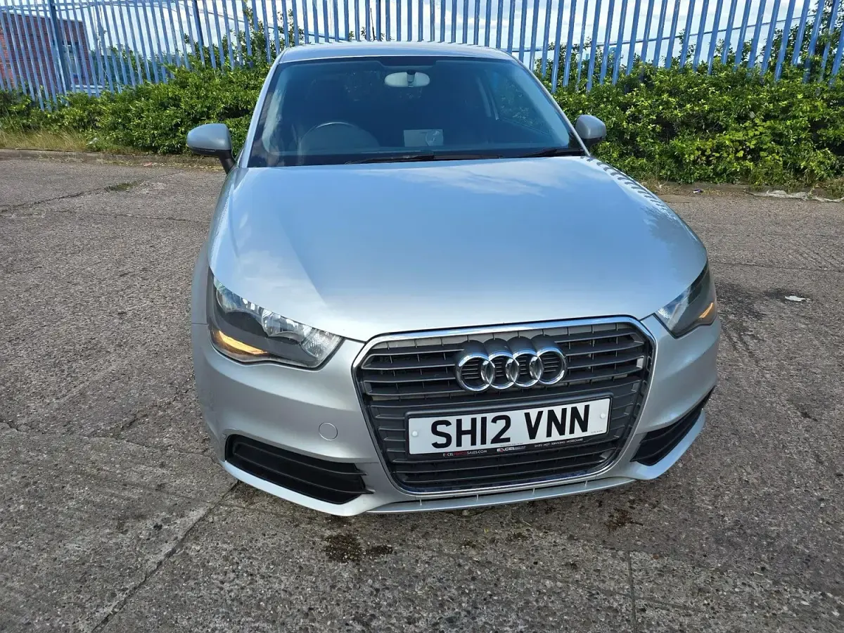 Used Audi A1 Comfort 105 HP (77 kW) 2012 Silver Hatchback