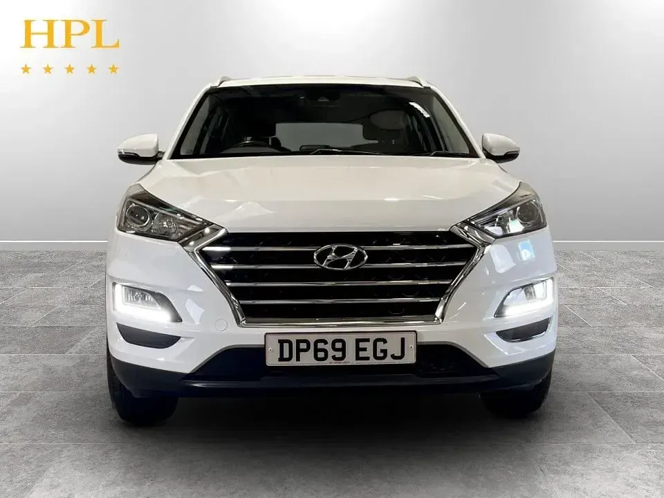 Used Hyundai Tucson SE 132 HP (97 kW) 2019 White SUV