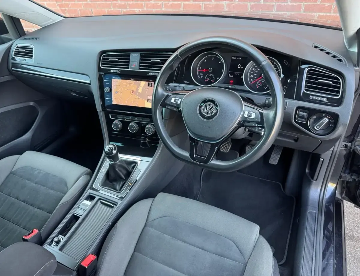 Second-hand VW Golf VII GT 150 CP (110 kW) 2017 Negru Hatchback