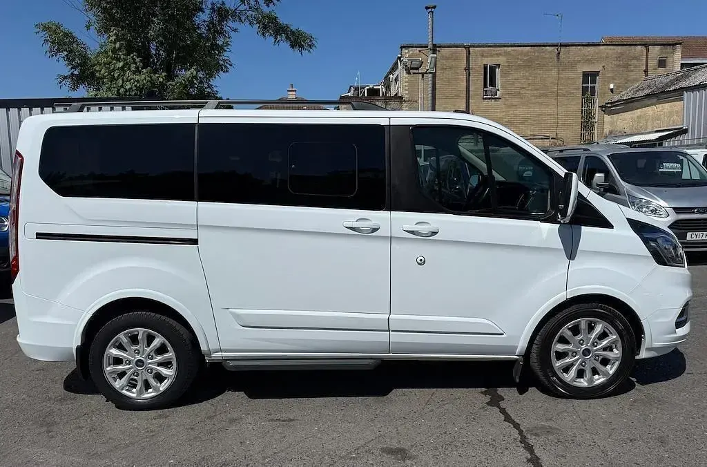 Used Ford Tourneo Custom Titanium 2019 White Van