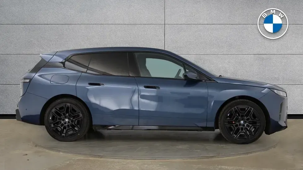 Usado BMW iX M Sport 394 kW (537 HP) 2025 Azul SUV