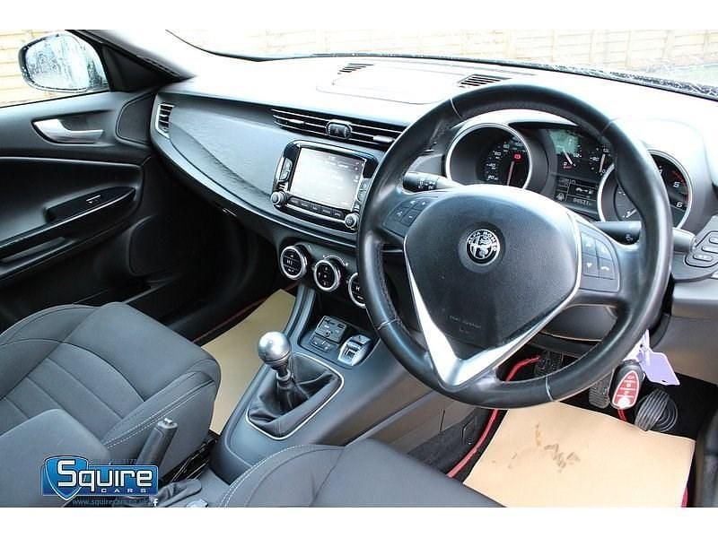 Used Alfa Romeo Giulietta 120 HP (88 kW) 2016 Grey Hatchback