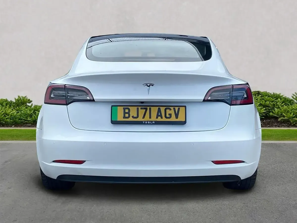 Used Tesla Model 3 Standard Range 208 kW (283 HP) 2021 White Sedan