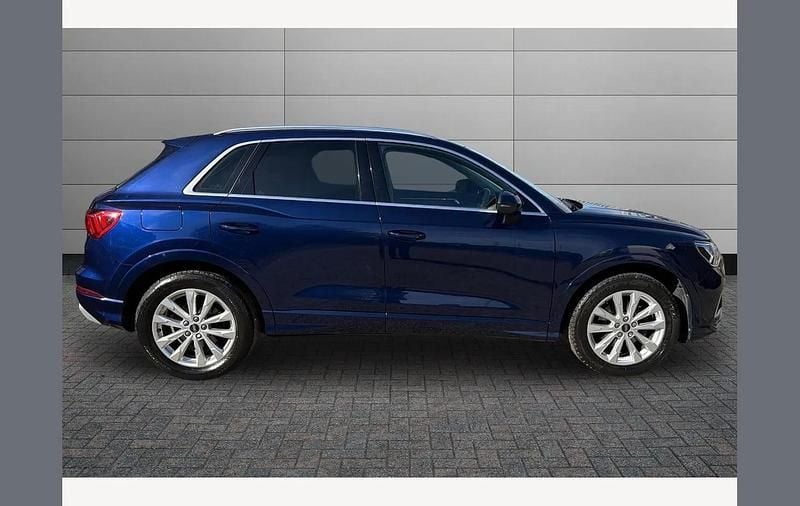 Used Audi Q3 Sport 150 HP (110 kW) 2022 Navarra blue SUV