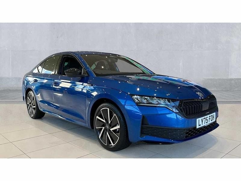 Used Skoda Octavia SportLine 110 HP (80 kW) 2025 Race blue metallic Hatchback