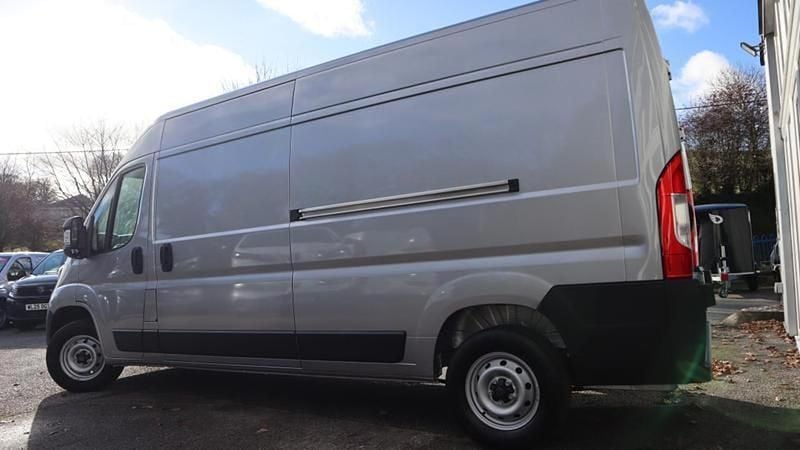 New Peugeot Boxer 138 HP (101 kW) 2025 Grey Van