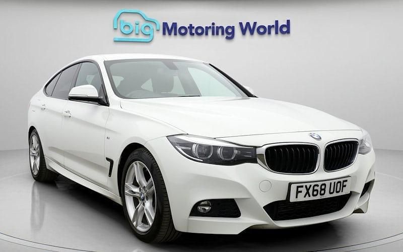 Used BMW 320 M Sport 190 HP (139 kW) 2018 White Hatchback