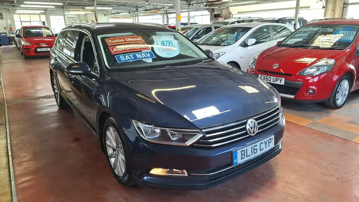 Used VW Passat Business 120 HP (88 kW) 2016 Blue Estate