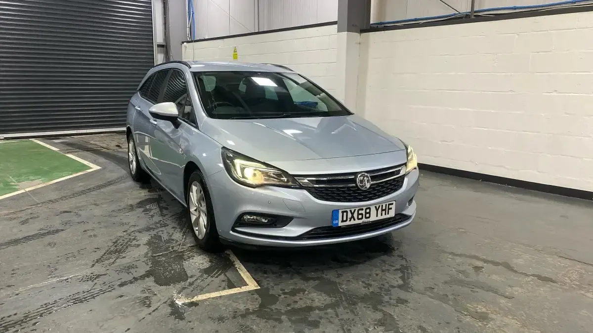 Second-hand Vauxhall Astra 105 CP (77 kW) 2018 Argintiu Break