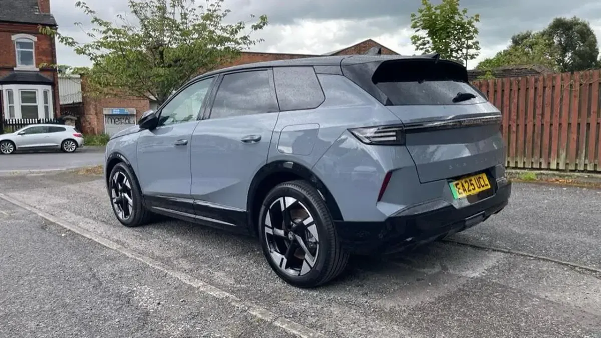 Used Vauxhall Grandland Ultimate 154 kW (210 HP) 2025 Grey SUV