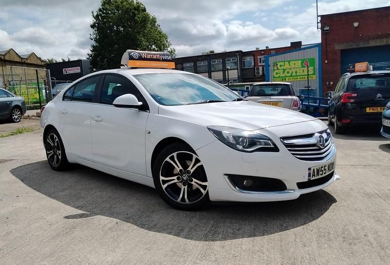 White Used 2013 Vauxhall Insignia Edition Hatchback | £2,795 (Good price) - Image 1/4