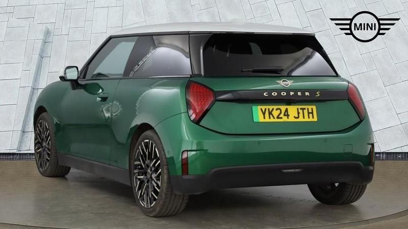 Used Mini Cooper SE Hatch 158 kW (215 HP) 2024 Green Hatchback