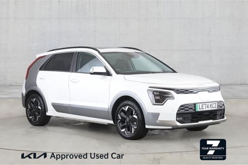White New 2025 Kia e-Niro 4 SUV | £27,995 (Fair price) - Image 1/4