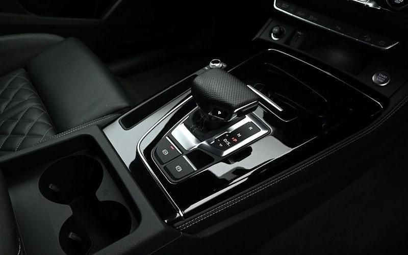 Used Audi Q5 Design 204 HP (150 kW) 2022 Floret silver metallic SUV