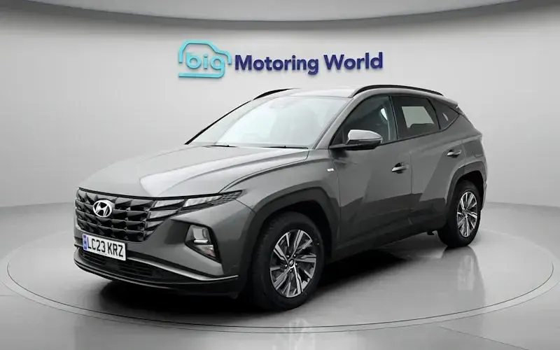 Gebraucht Hyundai Tucson SE 180 PS (132 kW) 2023 Grau SUV