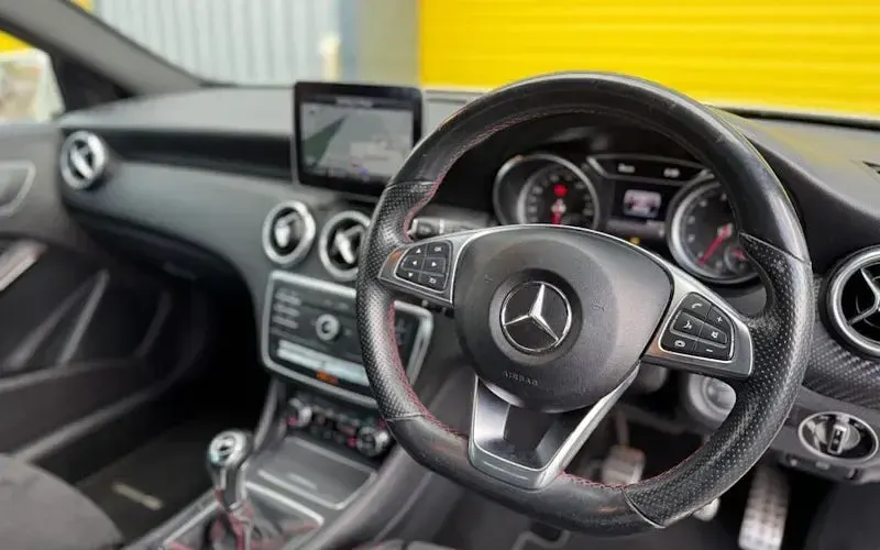 Used Mercedes A180 AMG line 122 HP (89 kW) 2018 White Hatchback