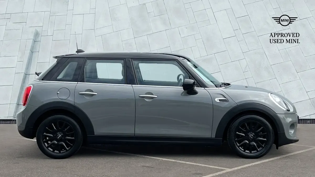 Used Mini Cooper Classic 134 HP (98 kW) 2020 Grey Hatchback