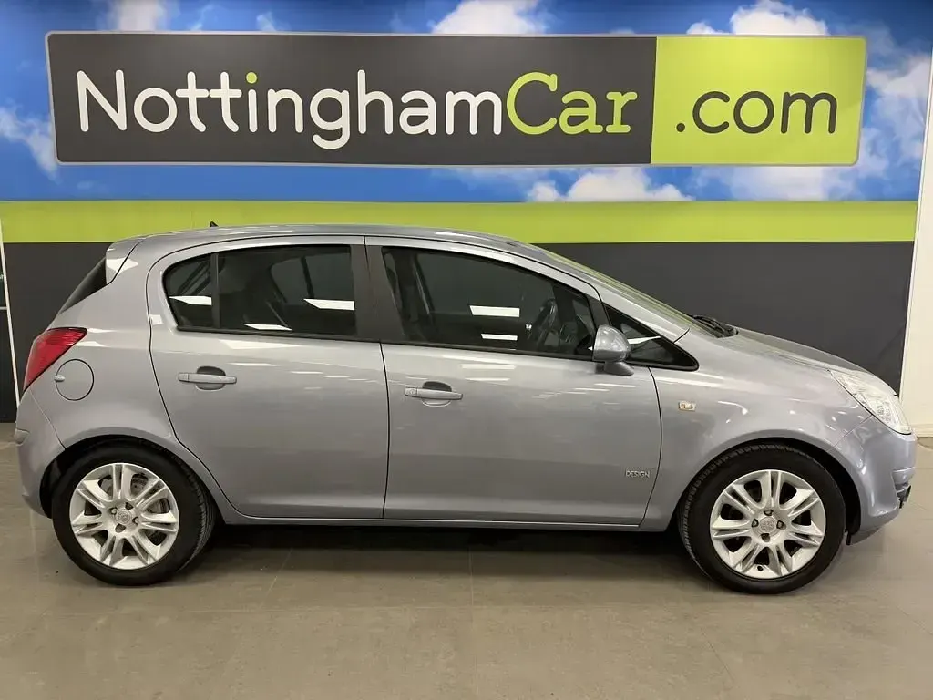 Używany Vauxhall Corsa Design Edition 89 KM (65 kW) 2008 Srebrny Hatchback