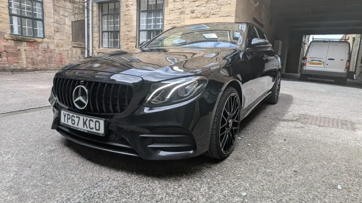 Begagnad Mercedes E220 AMG line 2017 Svart Sedan