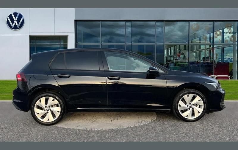 Używany VW Golf VIII Match 200 KM (147 kW) 2025 Czarny Hatchback