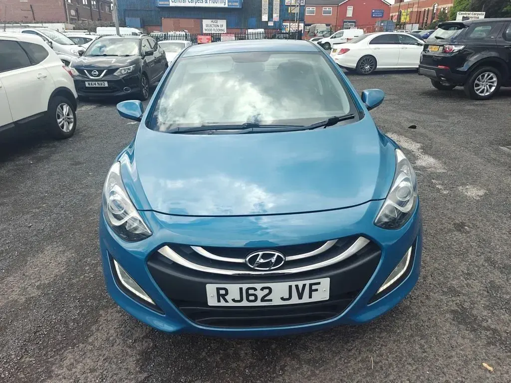 Used Hyundai i30 Active 110 HP (80 kW) 2012 Blue Hatchback