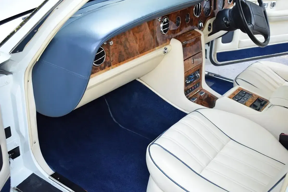 Used Rolls Royce Silver Spur 300 HP (220 kW) 1997 Blue Sedan