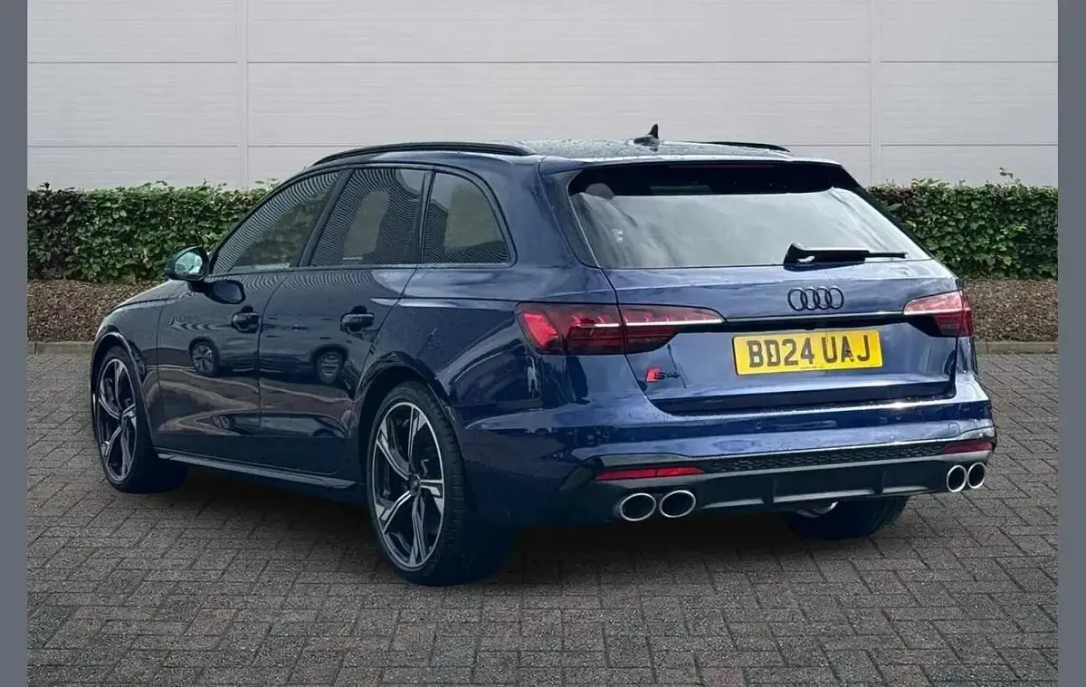 Used Audi A4 Black Edition 336 HP (247 kW) 2024 Blue Estate