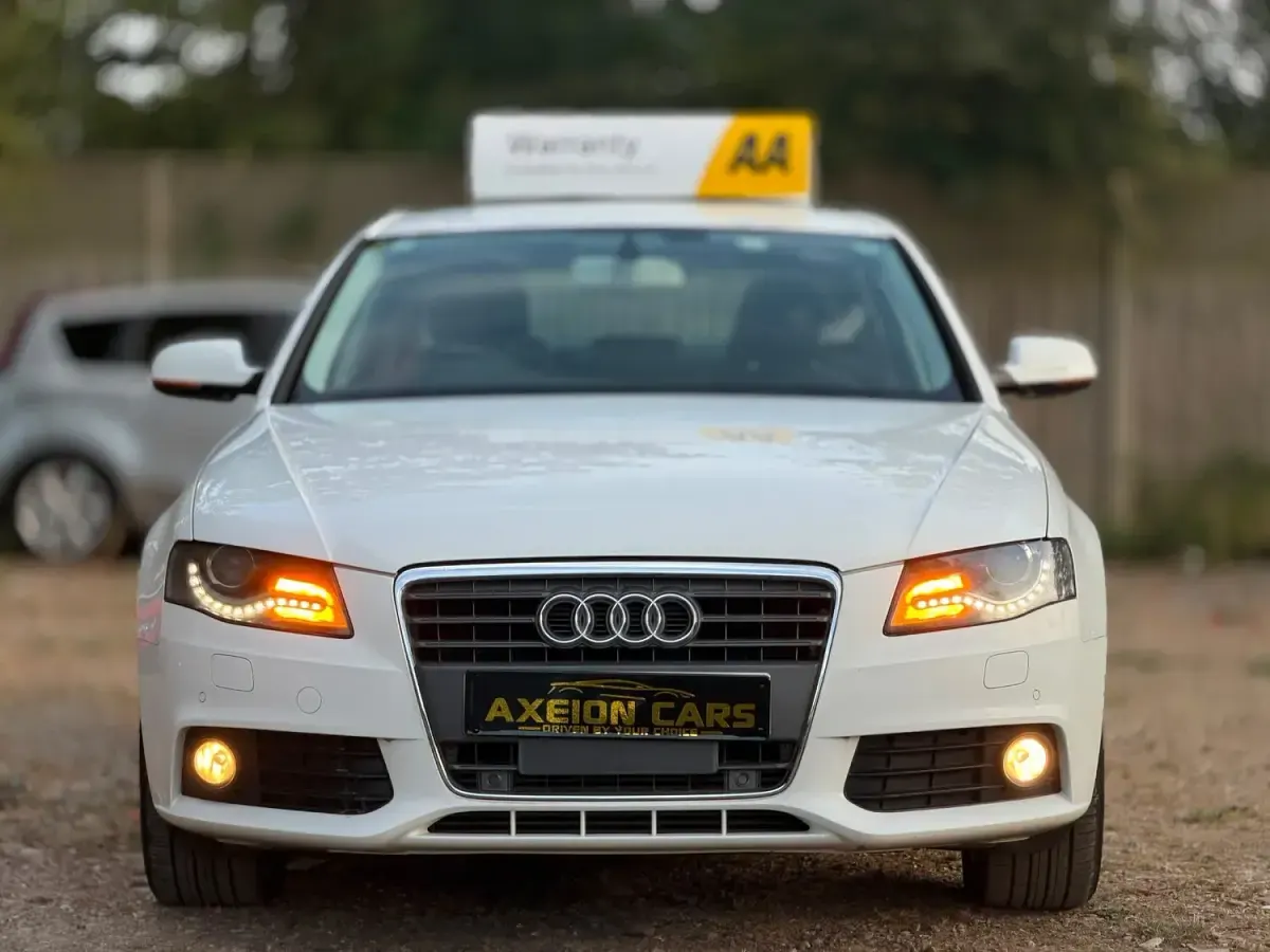 Used Audi A4 Comfort 211 HP (155 kW) 2011 White Sedan