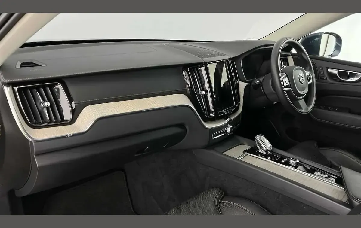 Used Volvo XC60 Inscription 194 HP (142 kW) 2022 Blue SUV