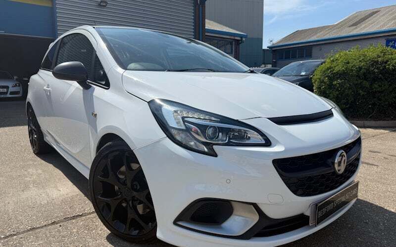 White Used 2018 Vauxhall Corsa S Hatchback | £11,995 (Expensive) - Image 1/4