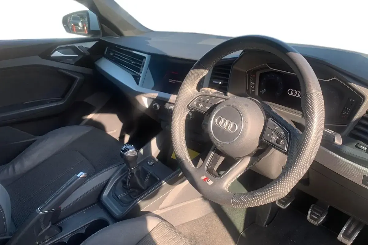 Usado Audi A1 S-Line 2022 Branco SUV