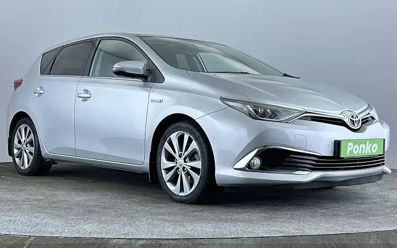 Used Toyota Auris Hybrid 136 HP (100 kW) 2017 Hatchback
