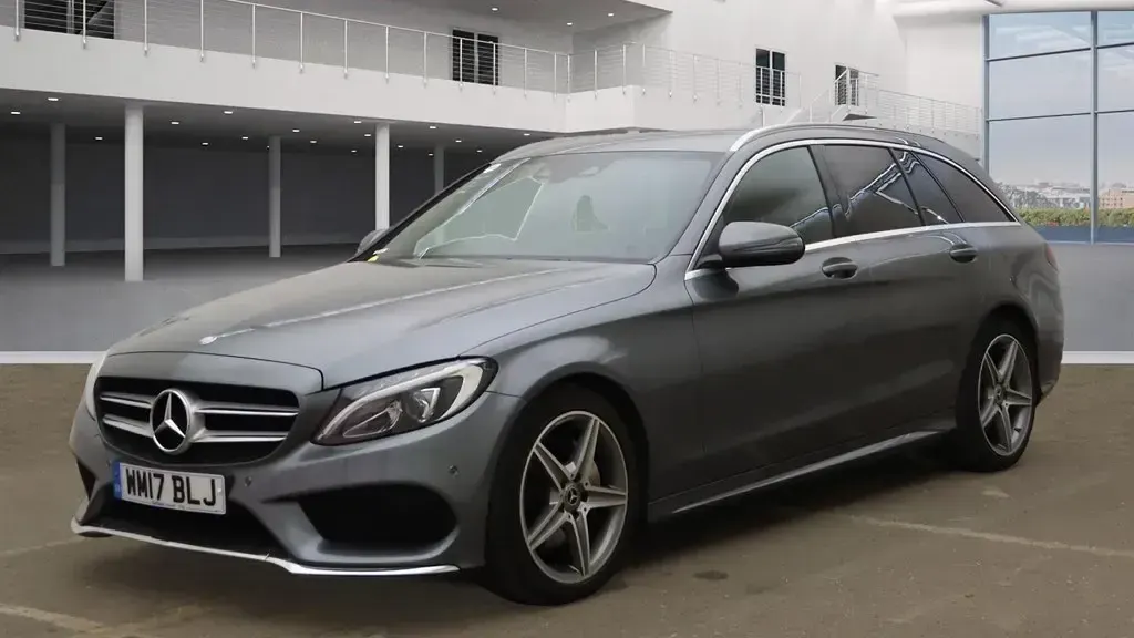 Używany Mercedes C220 AMG line 2017 Szary Kombi