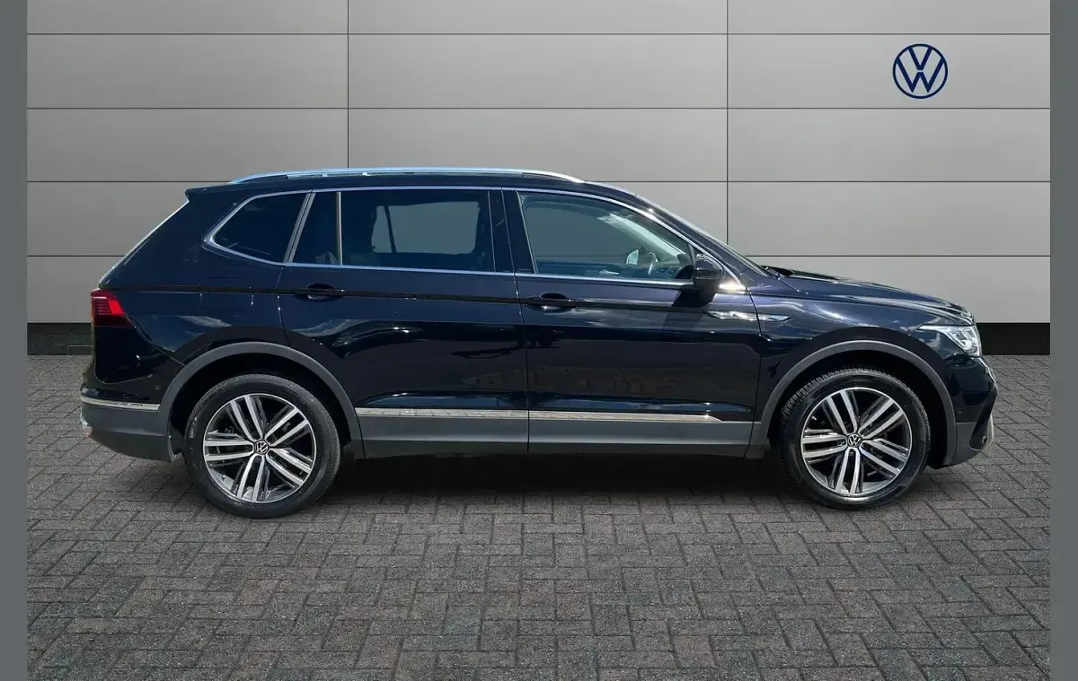 Used VW Tiguan Allspace Elegance 150 HP (110 kW) 2023 Black SUV