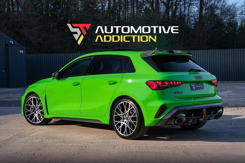 Begagnad Audi RS3 Advanced 400 HK (294 kW) 2025 Grön Sedan