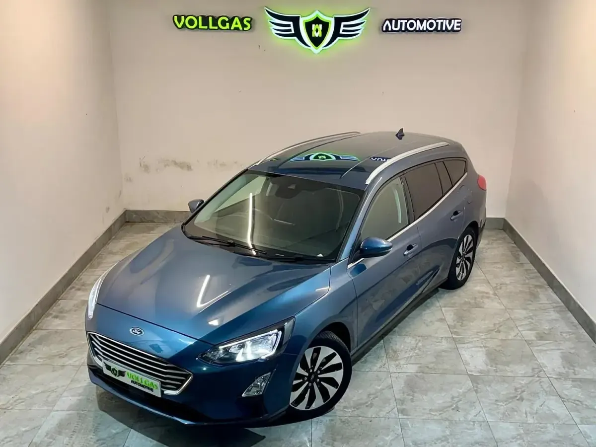 Used Ford Focus Zetec 120 HP (88 kW) 2020 Blue Estate