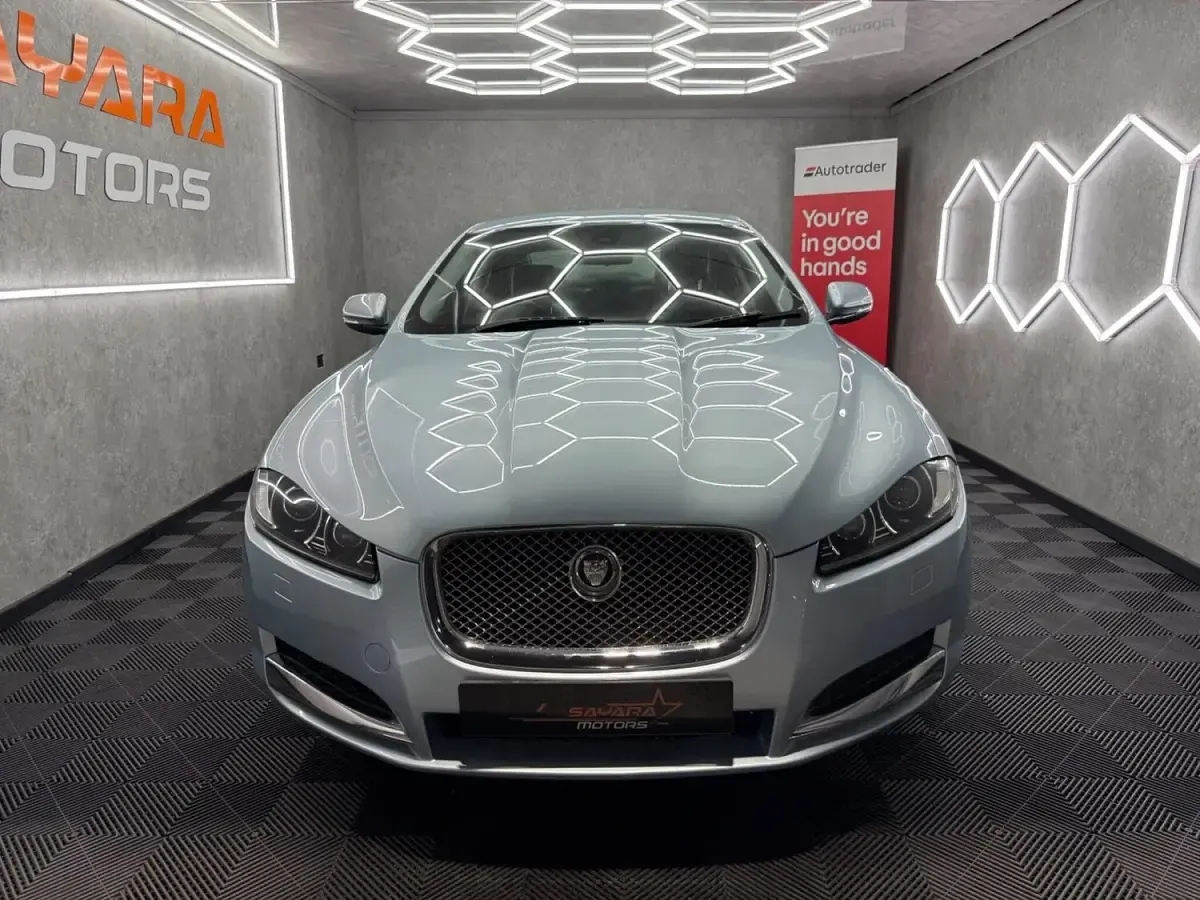 Used Jaguar XF SE 2011 Blue Sedan