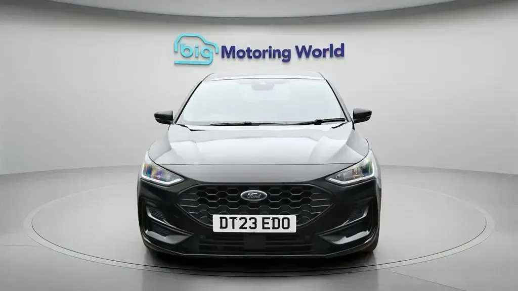Używany Ford Focus ST-Line 125 KM (91 kW) 2023 Czarny Hatchback