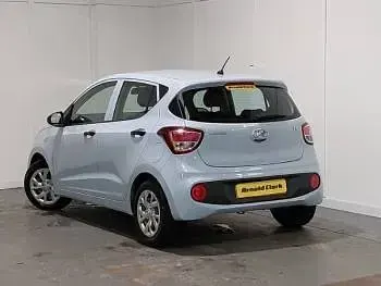 Used Hyundai i10 66 HP (48 kW) 2019 Grey Hatchback