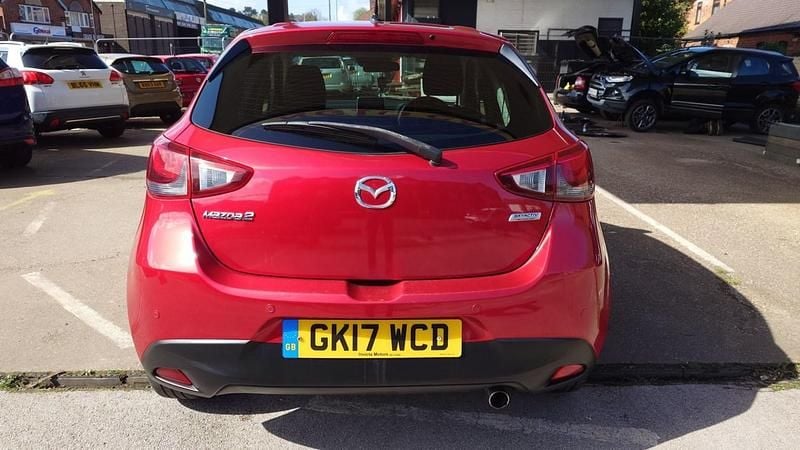 Begagnad Mazda 2 Inclusive 2017 Röd Halvkombi