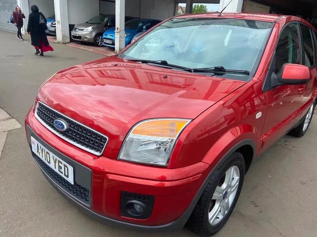 Używany Ford Fusion Zetec 80 KM (58 kW) 2010 Hatchback
