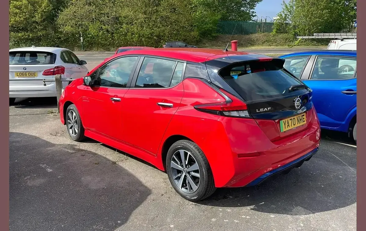 Used Nissan Leaf Acenta 110 kW (150 HP) 2020 Red Hatchback