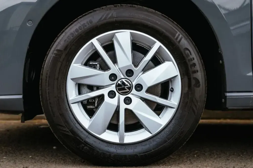 Käytetty VW Caddy Pro 2025 Harmaa Tila-auto