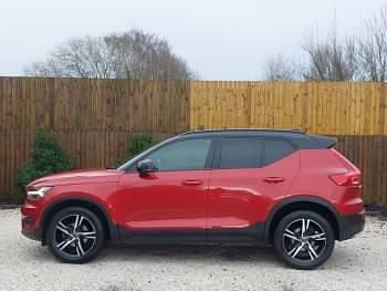 Used Volvo XC40 R-Design 150 HP (110 kW) 2019 Red SUV