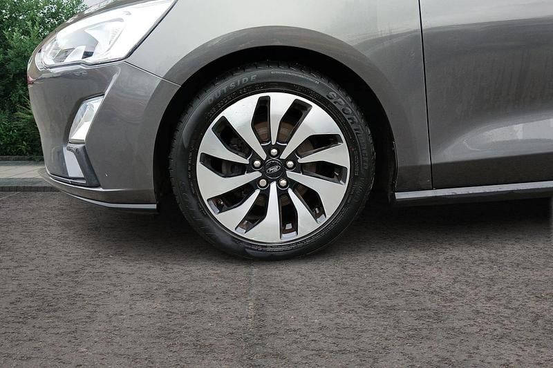 Used Ford Focus Zetec 125 HP (91 kW) 2019 Grey Hatchback