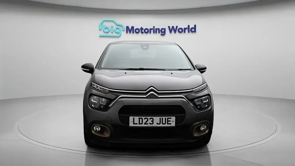 Usado Citroën C3 PureTech 110 HP (80 kW) 2023 Cinzento Citadino
