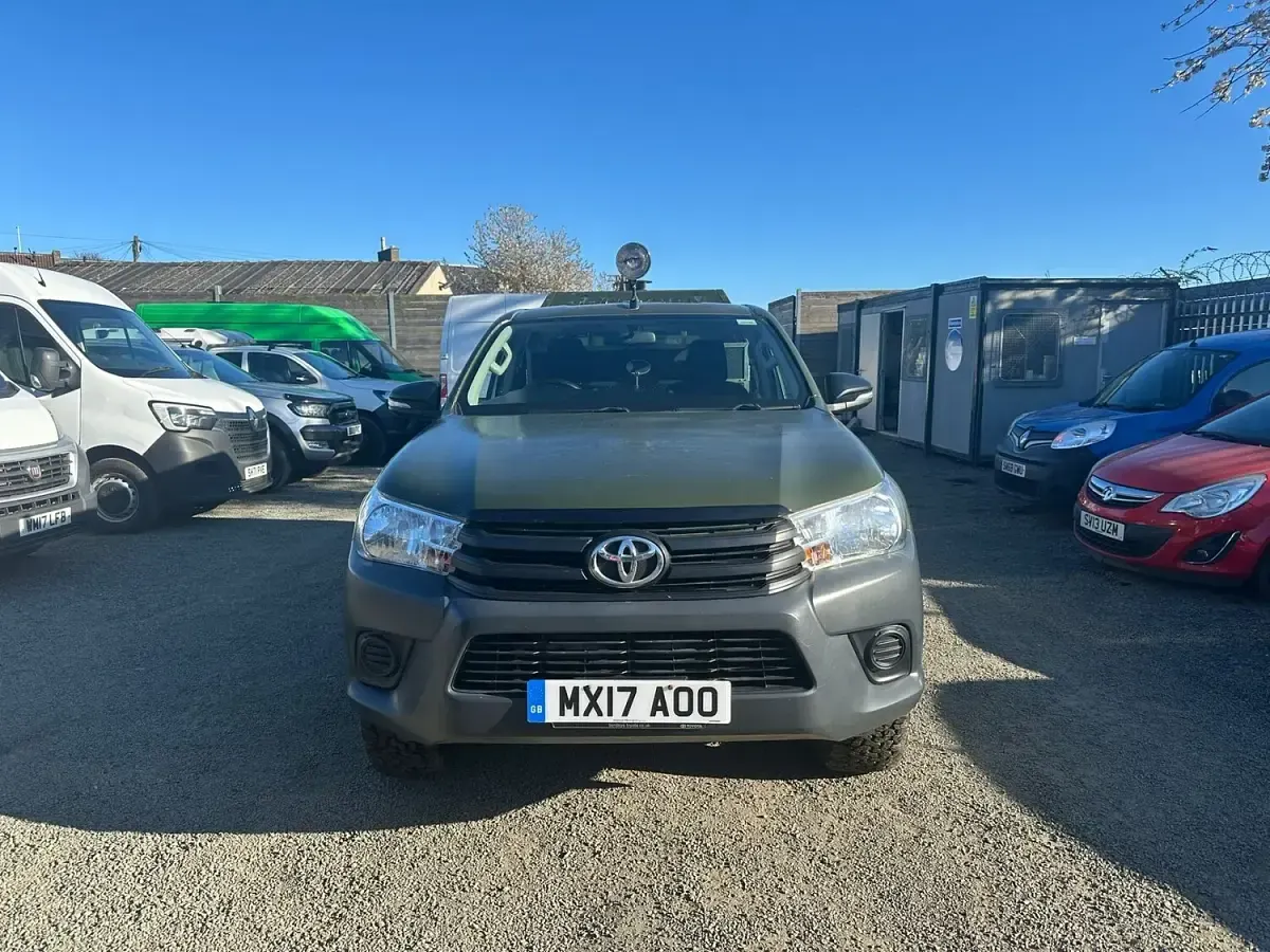 Käytetty Toyota HiLux Active 150 HP (110 kW) 2017 Vihreä Nouto