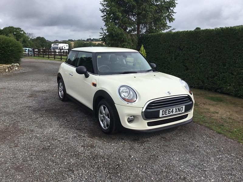 White Used 2014 Mini ONE Hatch Hatchback | £3,495 (Fair price) - Image 1/4